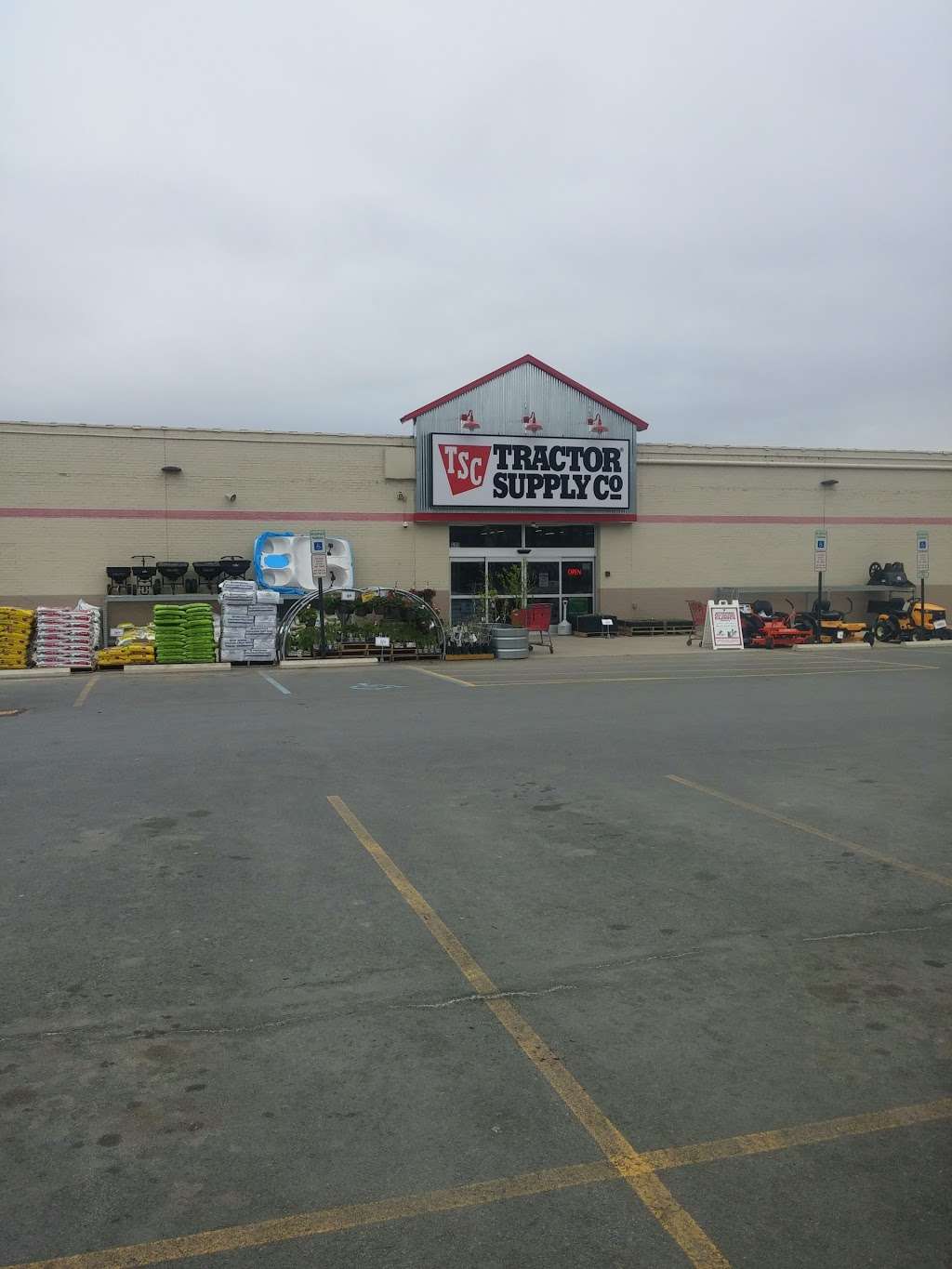 Tractor Supply Co. | 600 Scranton Carbondale Hwy Ste 100, Eynon, PA 18403, USA | Phone: (570) 876-3030