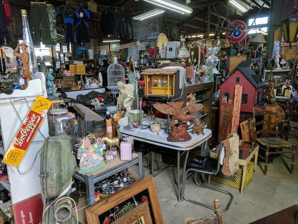 Antiques At the Barn | 8319, 6851 W Ave I, Lancaster, CA 93536, USA | Phone: (661) 726-9556