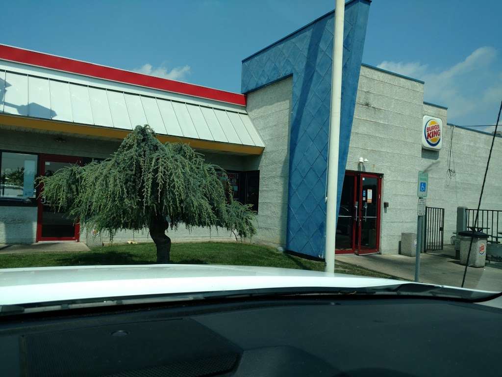 Burger King | 4701 Edgmont Ave, Brookhaven, PA 19015, USA | Phone: (610) 876-1726
