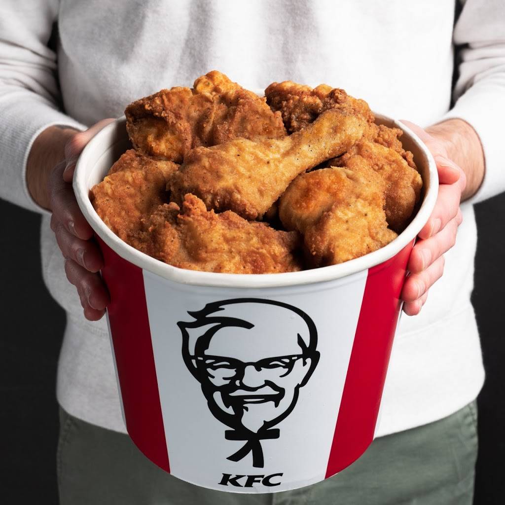 KFC | 1840 Huron Church Rd, Windsor, ON N9C 2L5, Canada | Phone: (226) 216-2534