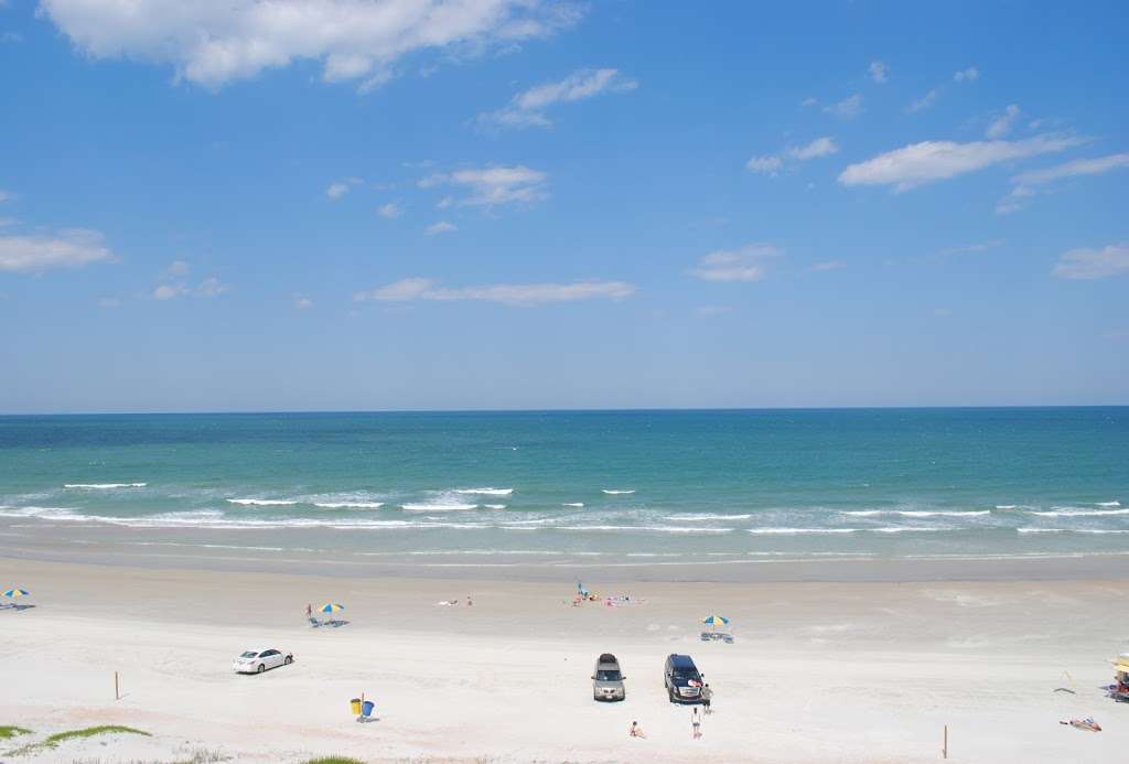 Silver Beach Club | 1025 S Atlantic Ave, Daytona Beach, FL 32118, USA | Phone: (386) 252-9681