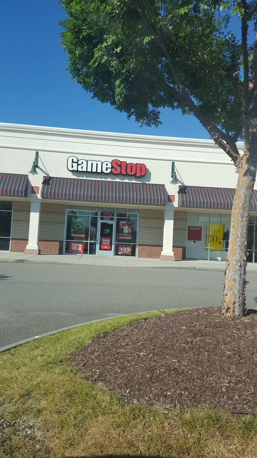 GameStop | 9085 Staples Mill Rd STE 3, Henrico, VA 23228, USA | Phone: (804) 672-7042