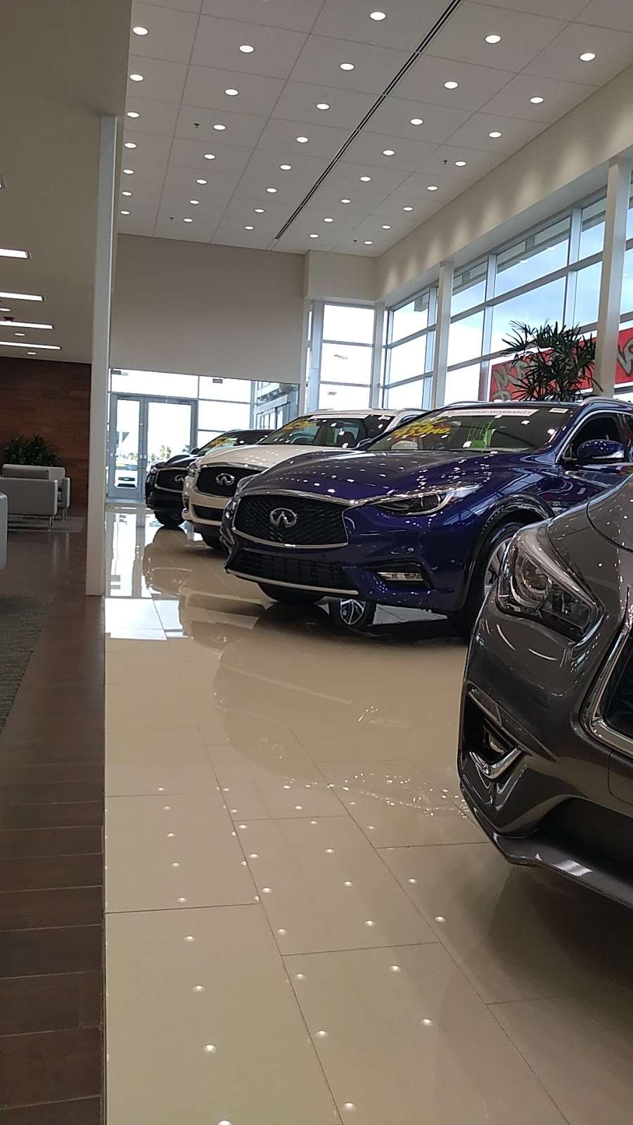 Daytona INFINITI | 980 N Tomoka Farms Rd, Daytona Beach, FL 32124, USA | Phone: (386) 366-8700