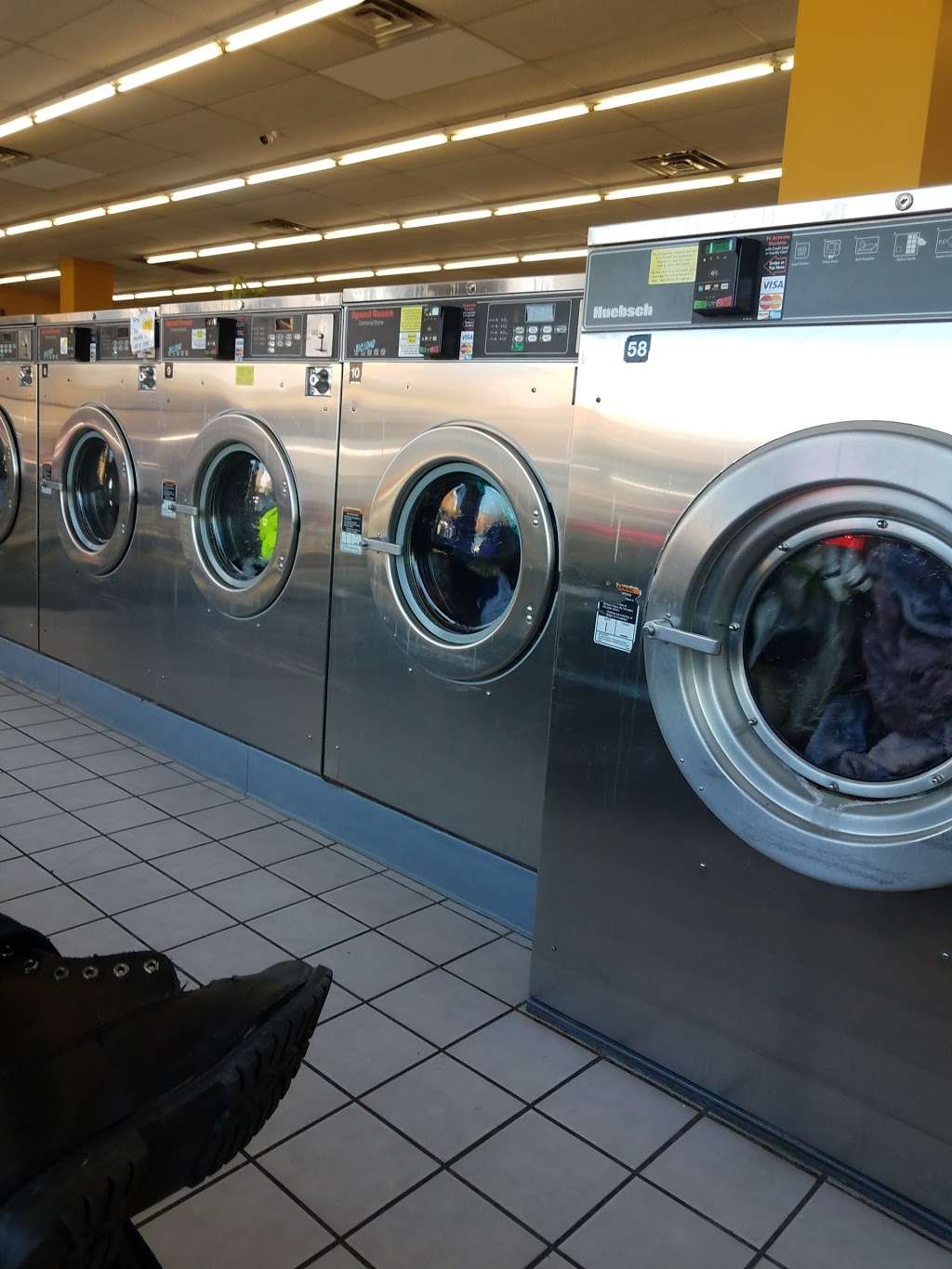 Archer & Central Coin Laundry | 5885 S Archer Ave, Chicago, IL 60638, USA | Phone: (773) 585-0625