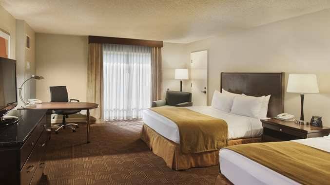 DoubleTree by Hilton Hotel Sacramento | 2001 Point W Way, Sacramento, CA 95815, USA | Phone: (916) 929-8855