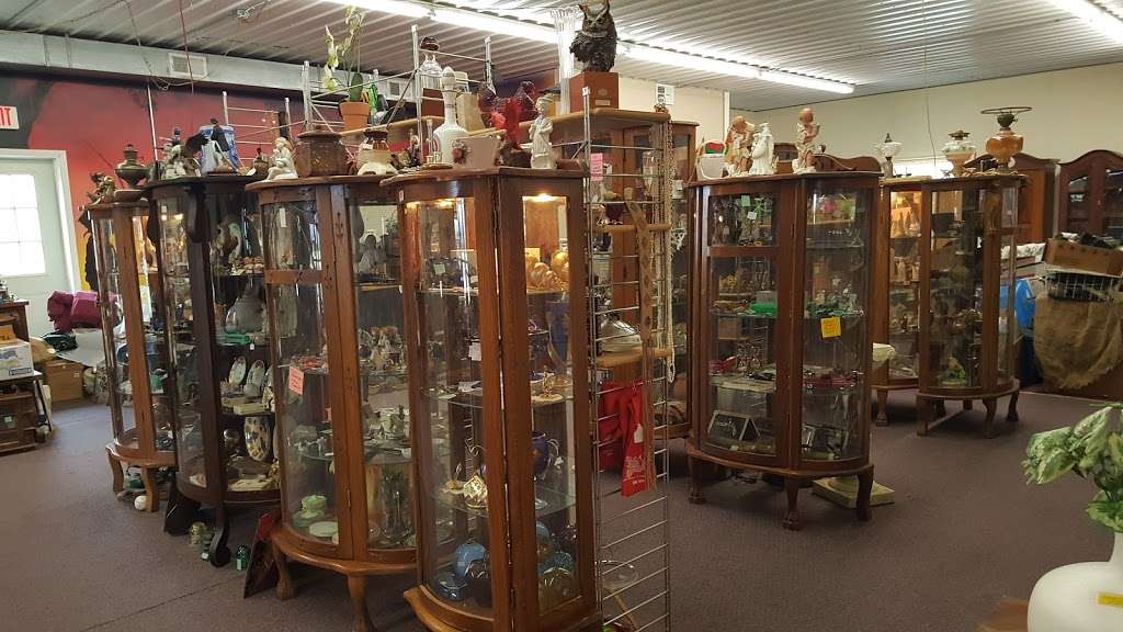 Cameron Antique Mall | 1000 E Baldwin St, Cameron, MO 64429, USA | Phone: (816) 632-6126