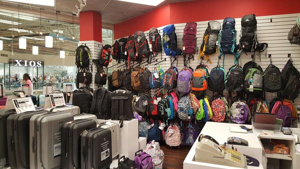 National Luggage | 651 Kapkowski Rd, Elizabeth, NJ 07201, USA | Phone: (908) 289-7501