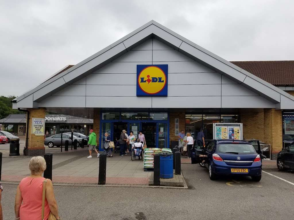 Lidl Harlow | Unit 1, Staple Tye, Southern Way, Harlow CM18 7PJ, UK | Phone: 0800 977 7766