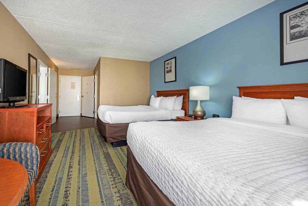 Clarion Hotel Conference Center - North | 1950 Newtown Pike, Lexington, KY 40511, USA | Phone: (859) 233-0512