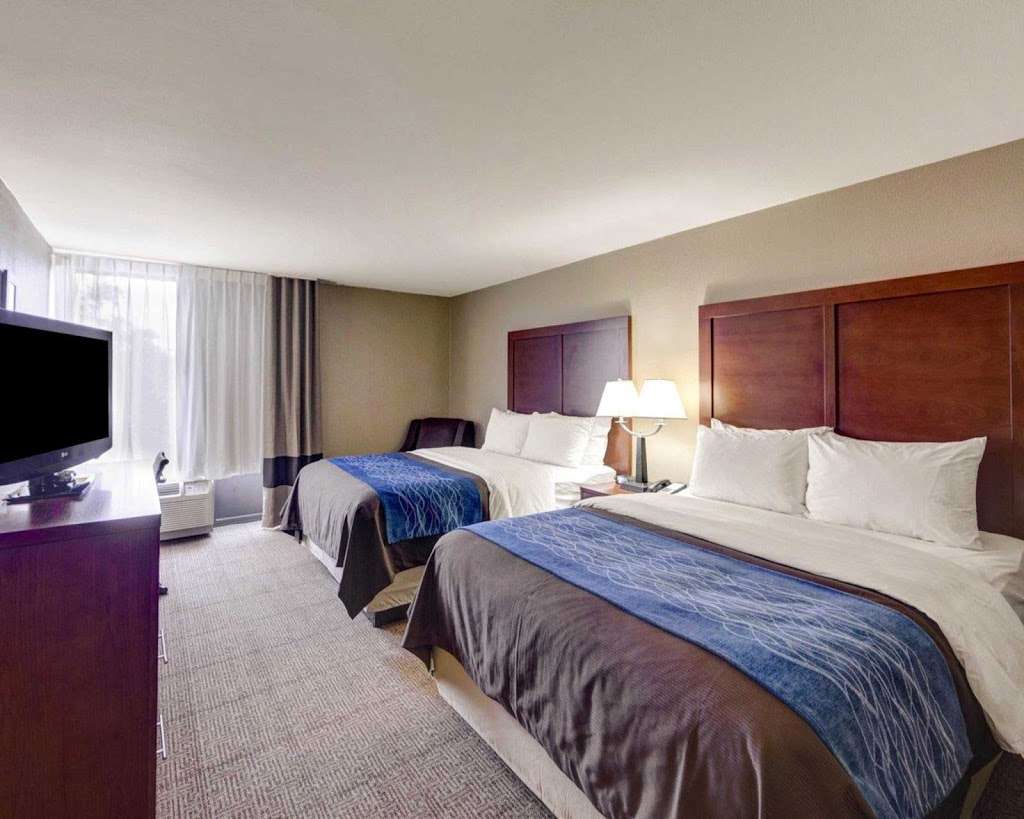 Comfort Inn & Suites Plano East | 700 Central Pkwy E, Plano, TX 75074 | Phone: (972) 881-1881