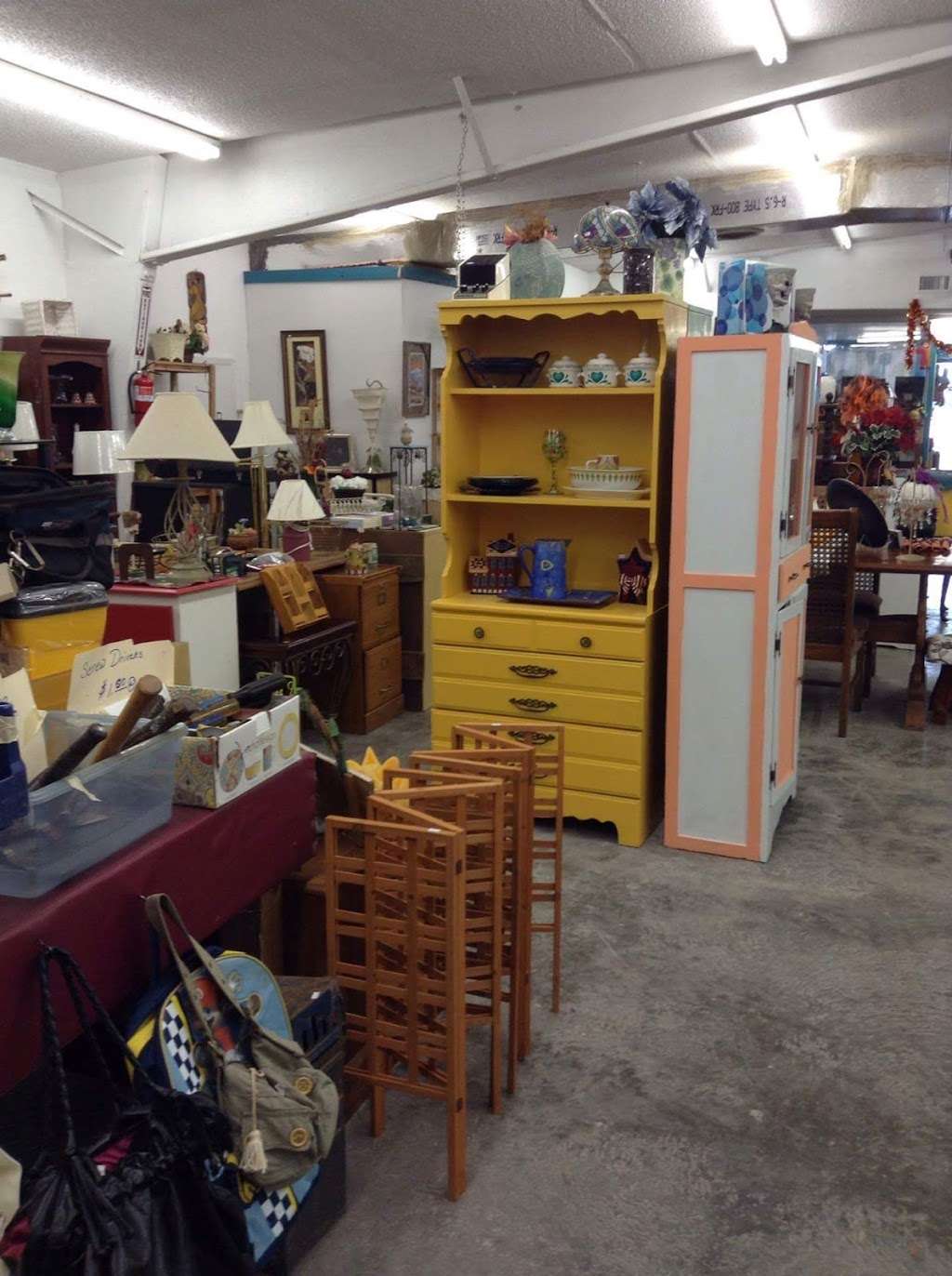 Almost Everything Resale | A, 1716 N Gordon St, Alvin, TX 77511, USA | Phone: (832) 493-2019