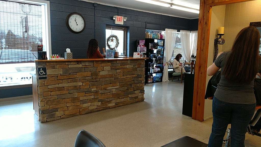 Roots Hair Design | 5459 Molly Pitcher Hwy, Chambersburg, PA 17202, USA | Phone: (717) 375-2130