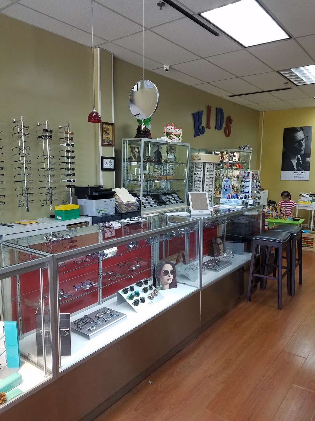 Bayside Family Eyecare | 208 Cross Island Pkwy, Bayside, NY 11360, USA | Phone: (718) 224-1833