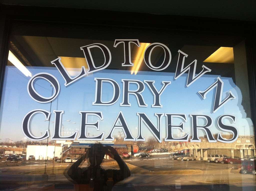 Old Town Dry Cleaners | 3910 S Lynn Ct, Independence, MO 64055, USA | Phone: (816) 252-1677