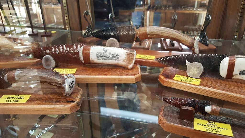 Country Knives | 4134 Old Philadelphia Pike, Gordonville, PA 17529, USA | Phone: (717) 768-3818