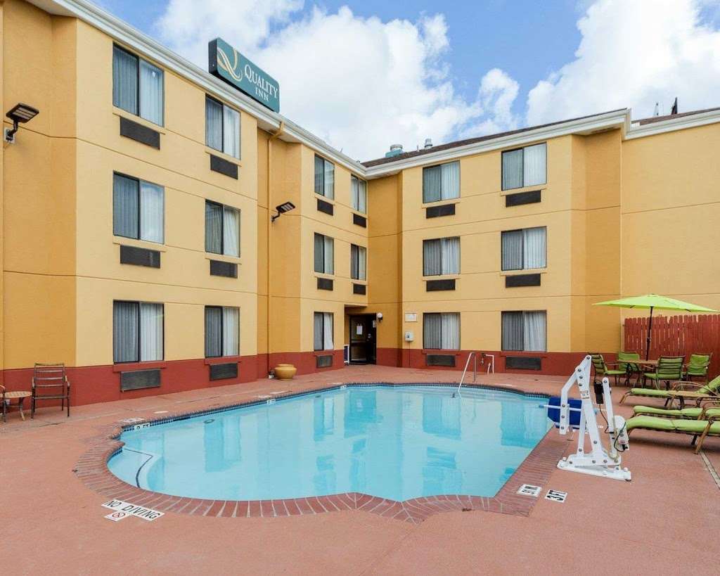 Quality Inn | 5222 Interstate 10 E, Baytown, TX 77521, USA | Phone: (281) 421-7200