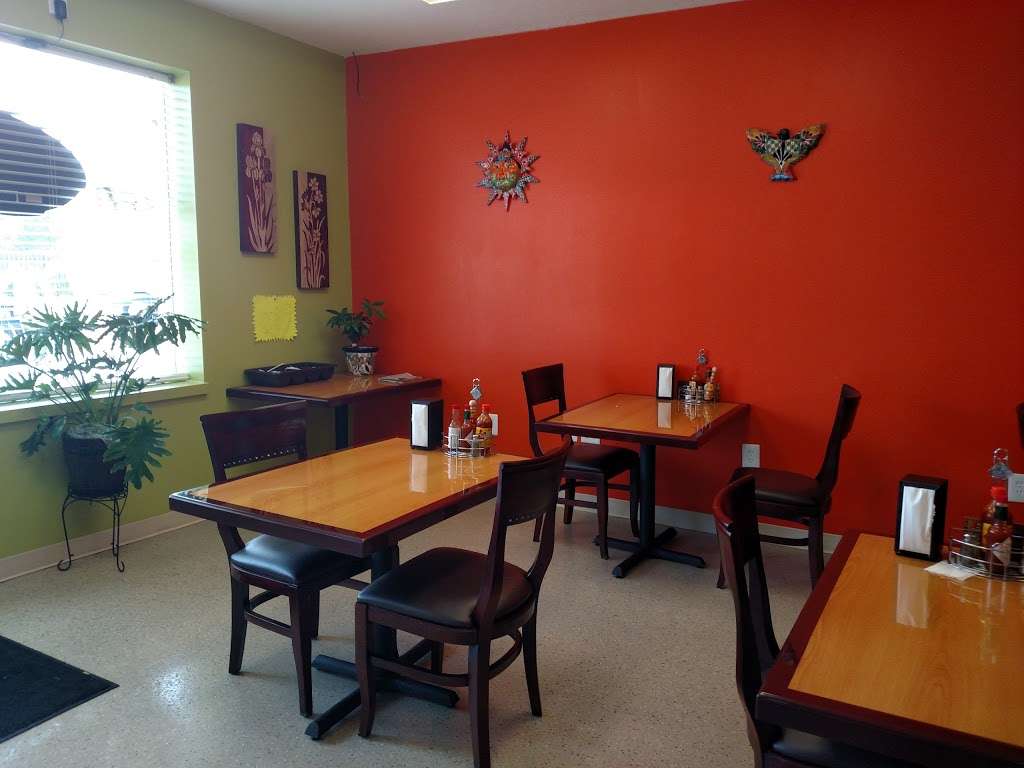 Tio Chpies Taqueria | 1683, 9235 Crawfordsville Rd, Clermont, IN 46234 | Phone: (317) 820-5860