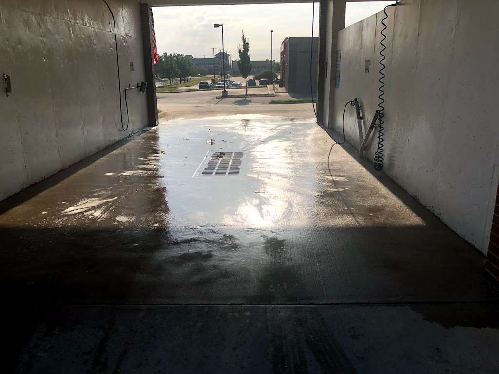 Whale Spout Car Wash | 22203 W 66th St, Shawnee, KS 66226, USA | Phone: (913) 422-4100