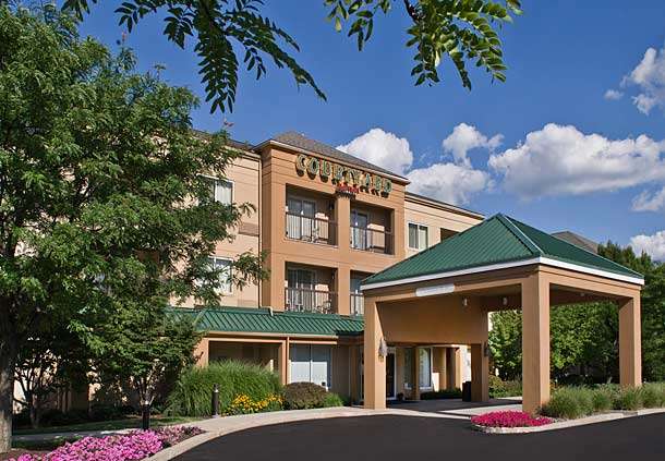 Courtyard by Marriott Allentown Bethlehem/Lehigh Valley Airport | 2160 Motel Dr, Bethlehem, PA 18018, USA | Phone: (610) 317-6200