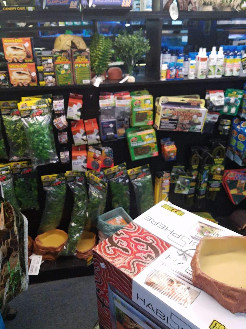 Woodlawns Tropical Fish & Pet | 5804 Windsor Mill Rd, Gwynn Oak, MD 21207, USA | Phone: (410) 944-1129