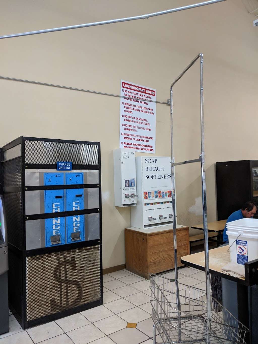 Super laundromat | 12455 E Mississippi Ave, Aurora, CO 80012, USA