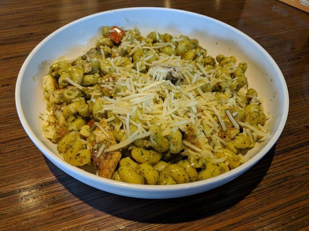 Noodles and Company | 3871 E Main St, St. Charles, IL 60174, USA | Phone: (630) 584-2183