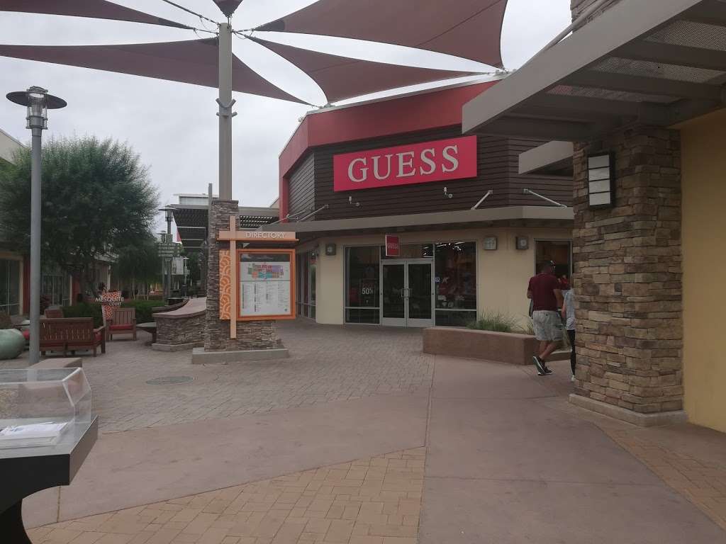 GUESS Factory | 4976 Premium Outlets Way #452, Chandler, AZ 85226, USA | Phone: (480) 639-1789