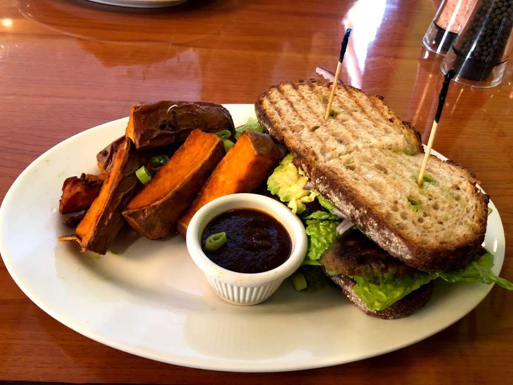 Green Leaf Vegetarian & Vegan Restaurant | 62 Water St, Framingham, MA 01701, USA | Phone: (508) 309-3009