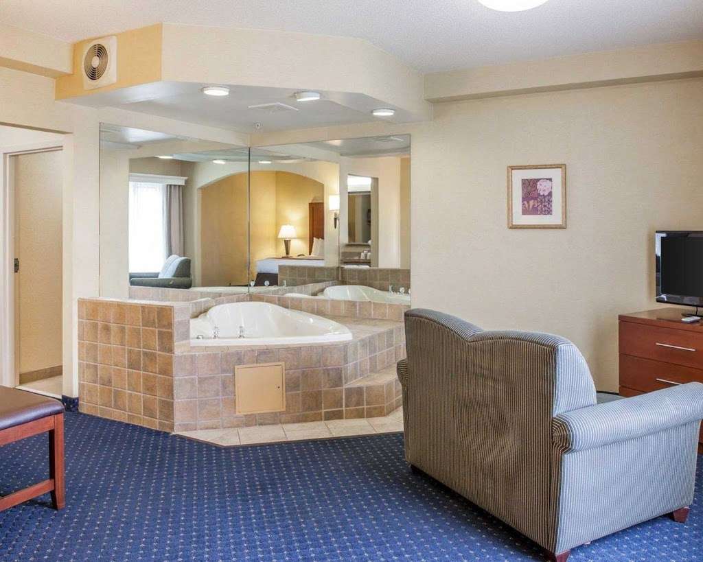 Comfort Suites Columbia Gateway | 7146 Old Waterloo Rd, Elkridge, MD 21075, USA | Phone: (410) 799-9525