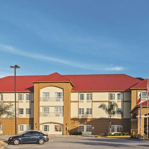 La Quinta Inn & Suites Houston Hobby Airport | 8776 Airport Blvd, Houston, TX 77061, USA | Phone: (713) 490-1008