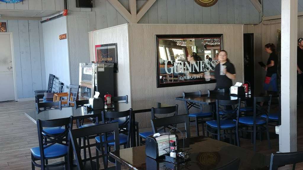 Tanners Lakeside Restaurant & Bar | 1006 Lake Howard Dr SW, Winter Haven, FL 33880, USA | Phone: (863) 662-5948