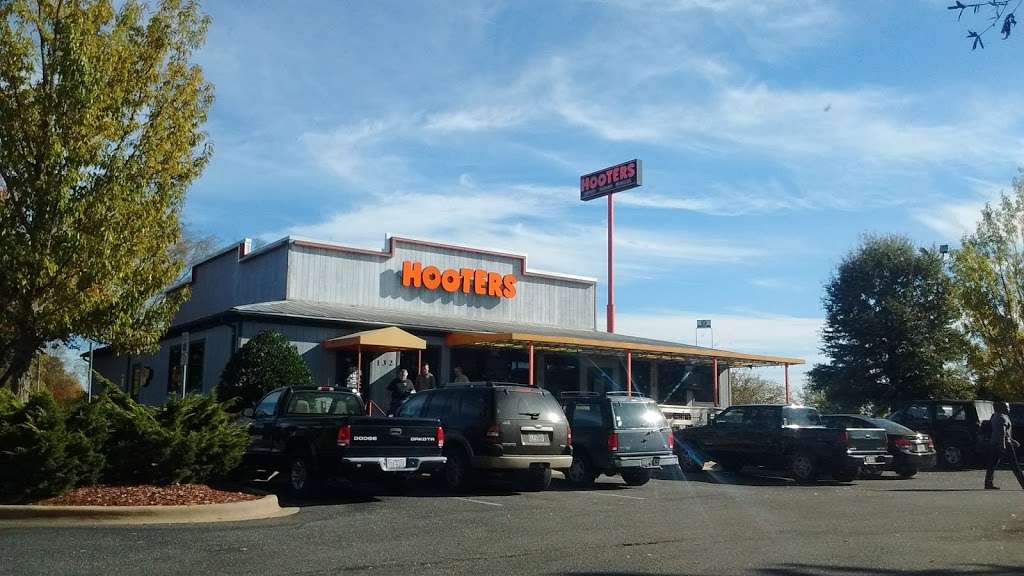 Hooters | 132 Gallery Center Dr, Mooresville, NC 28117, USA | Phone: (704) 663-5398