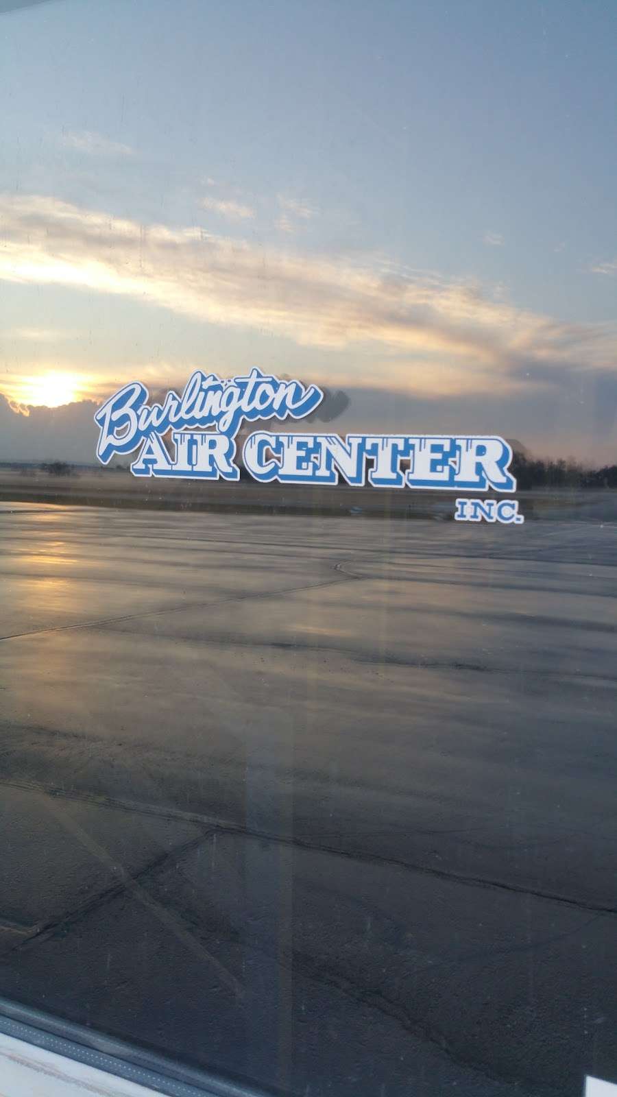 Burlington Air Center Inc | 703 Airport Dr, Burlington, WI 53105, USA | Phone: (262) 763-9500