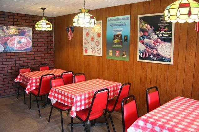 Louies Pizza Restaurant | 118 Main St, Woburn, MA 01801, USA | Phone: (781) 933-2696