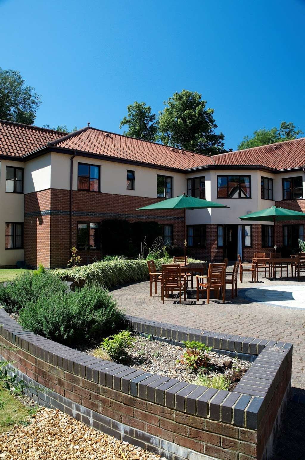 Elmhurst Residential Home | Windhill, Bishops Stortford CM23 2NF, UK | Phone: 01279 713100