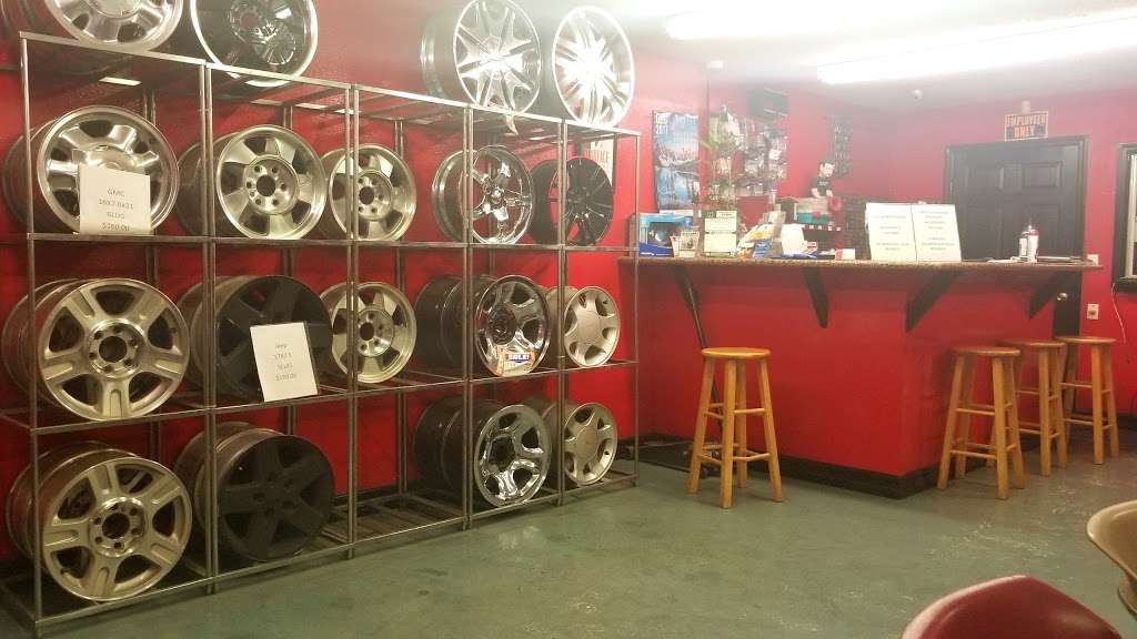 Woodforest Tire Shop | 15007 Woodforest Blvd, Channelview, TX 77530, USA | Phone: (281) 452-3307