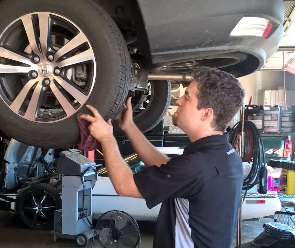 Don Freely Auto Clinic | 6210 Marty Ln, Overland Park, KS 66202 | Phone: (913) 432-1080