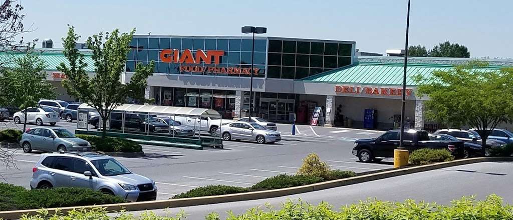 GIANT Food Stores, 10 Newport Rd, Leola 