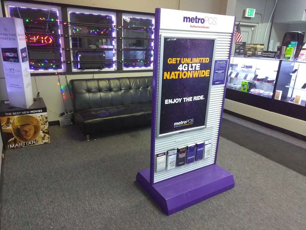 Metro by T-Mobile | 2250 Central Ave, Lake Station, IN 46405 | Phone: (219) 963-6217