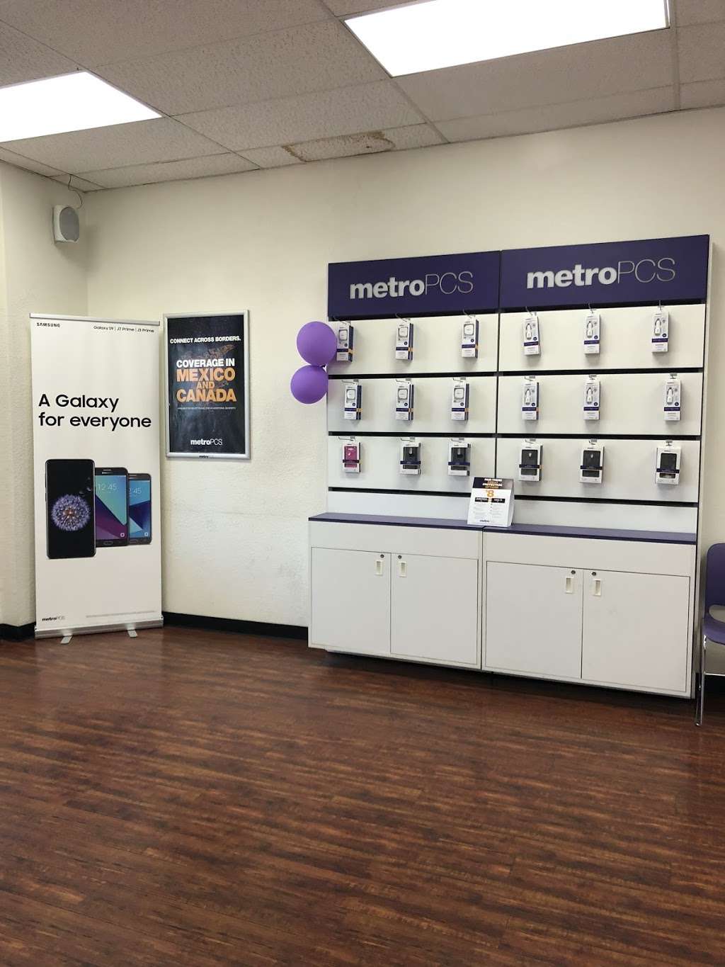 Metro by T-Mobile | 4955 Felspar St Ste D, Riverside, CA 92509, USA | Phone: (951) 360-0800