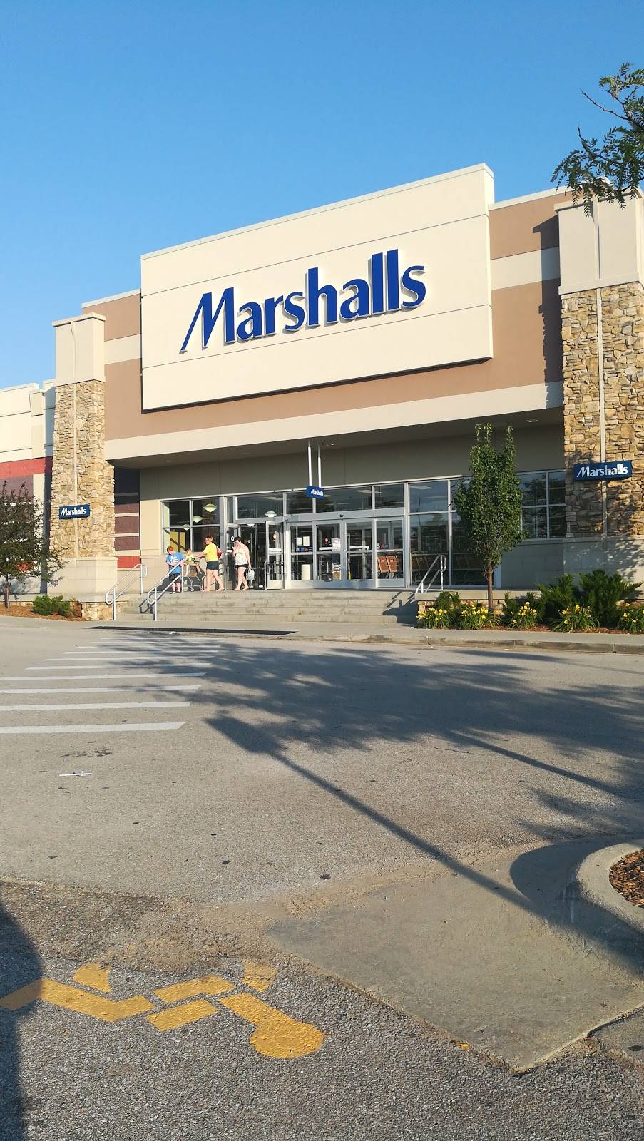 Marshalls & HomeGoods | 2933 Crescent Dr, Lincoln, NE 68516, USA | Phone: (402) 420-1659