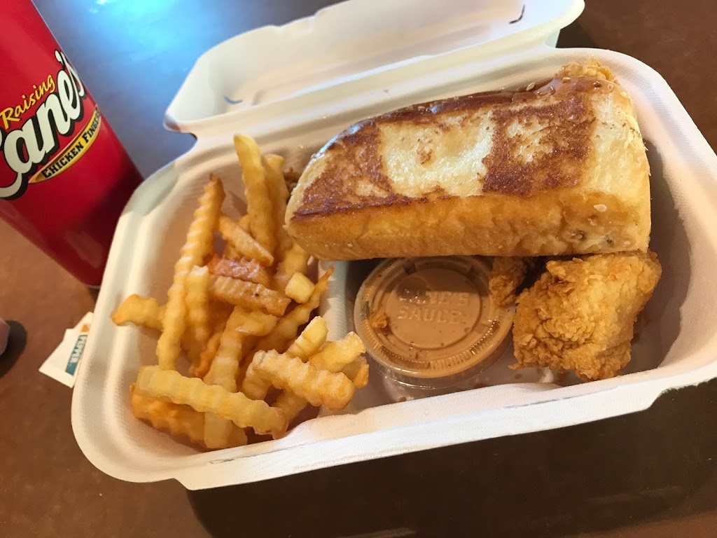 Raising Canes Chicken Fingers | 16988 S Highland Ave, Fontana, CA 92336, USA | Phone: (909) 427-0455