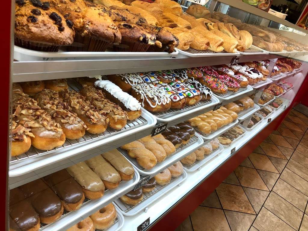 Linda’s Donut Shop | 7201 Arlington Ave suite c, Riverside, CA 92503, USA | Phone: (951) 323-7153