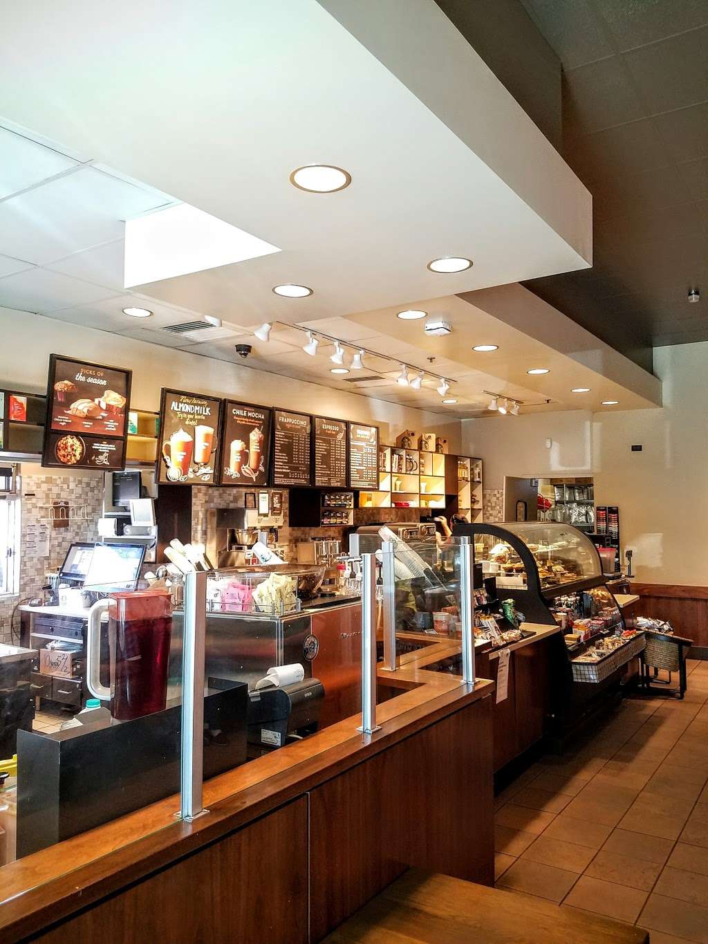 Starbucks | 120 E Ramona Expy, Perris, CA 92571 | Phone: (951) 943-6862