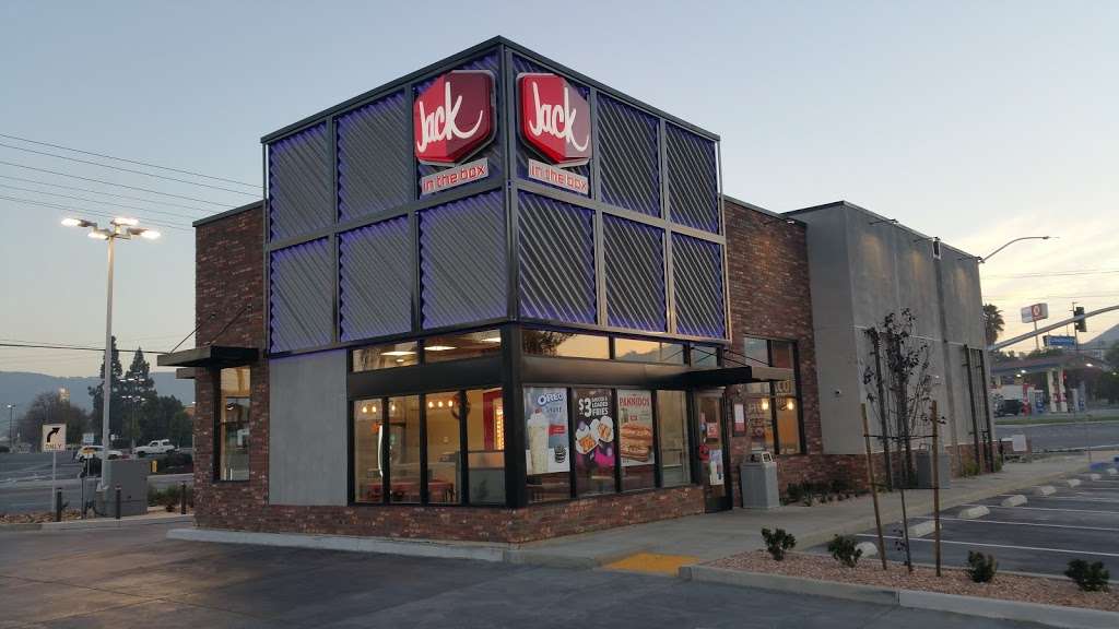Jack in the Box | 2511 E Lakeshore Dr, Lake Elsinore, CA 92530, USA | Phone: (951) 674-6472