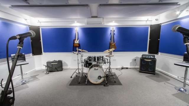 The Hive Rooms | Rehearsal Studios in Surrey | Unit D, Bayhorne Ln, Horley RH6 9ES, UK | Phone: 01293 855374