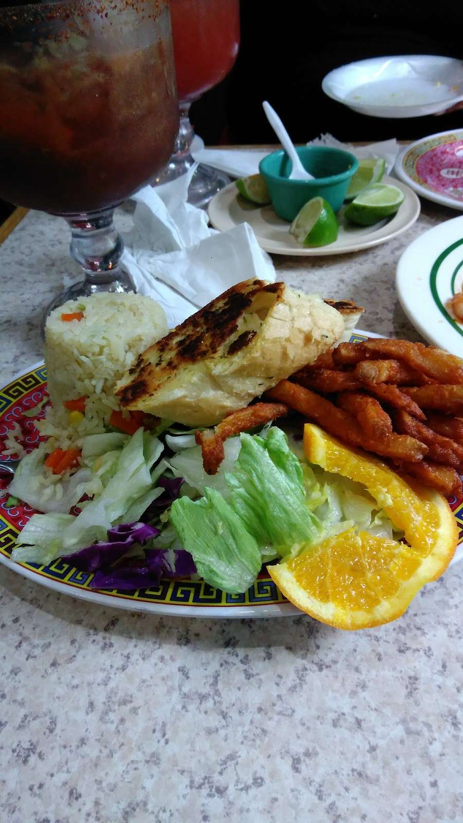 Mariscos El Veneno | 4151, 6835 S Pulaski Rd, Chicago, IL 60629, USA | Phone: (773) 735-7888
