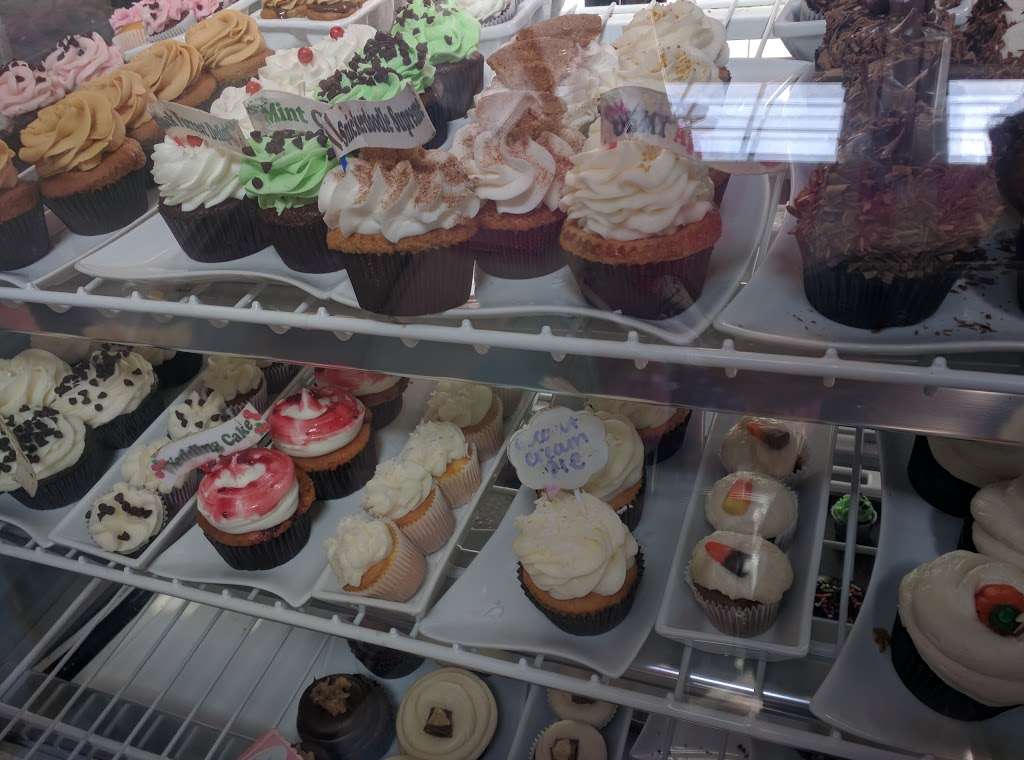 Missys Cupcake Creations | 3900 W Channel Islands Blvd, Oxnard, CA 93035, USA | Phone: (805) 382-4852