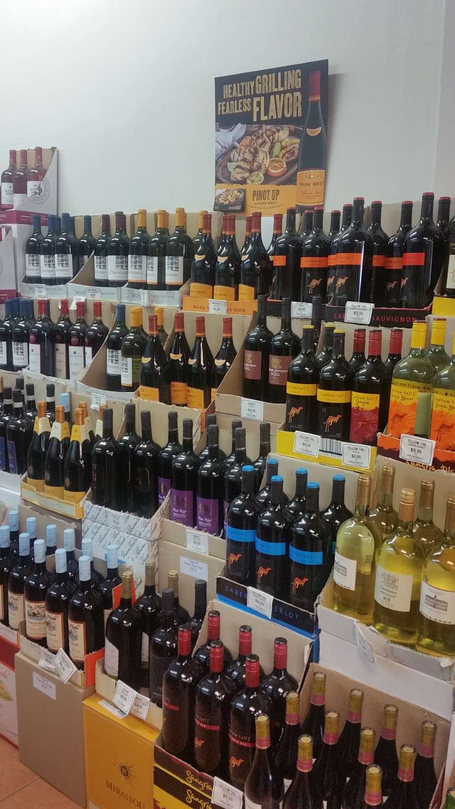 Signature Fine Wines and Liquors | 366 Dogwood Ave, Franklin Square, NY 11010 | Phone: (516) 427-5610