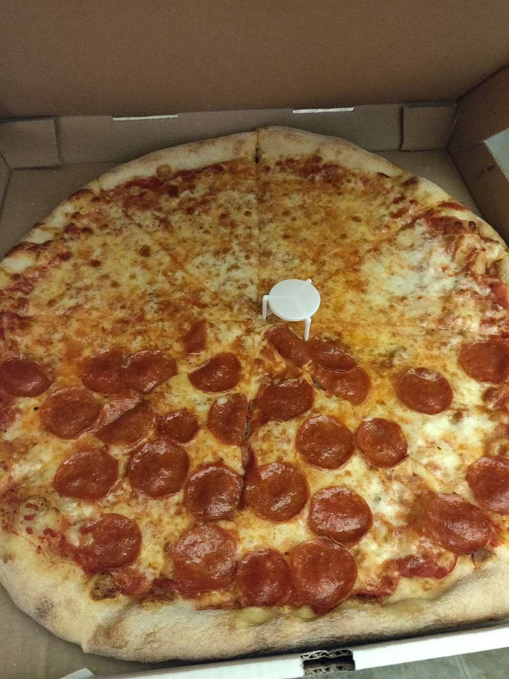 Famous Peppino’s Pizza | 600 Tuckahoe Rd, Yonkers, NY 10710, USA | Phone: (914) 346-8483